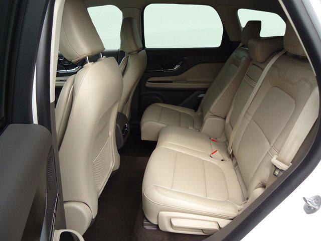 Photo of 2023 White Lincoln Corsair