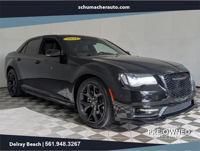 Photo of 2021 Gloss Black Chrysler 300