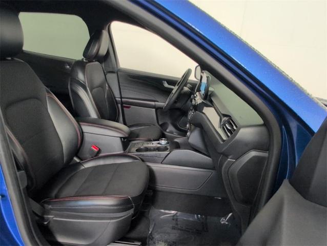 Photo of 2023 Blue Metallic Ford Escape