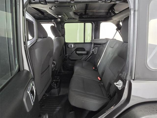 Photo of 2018 Granite Crystal Clearcoat Metallic Jeep Wrangler Unlimited