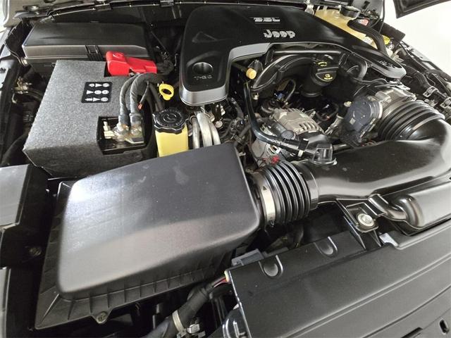 Photo of 2018 Granite Crystal Clearcoat Metallic Jeep Wrangler Unlimited