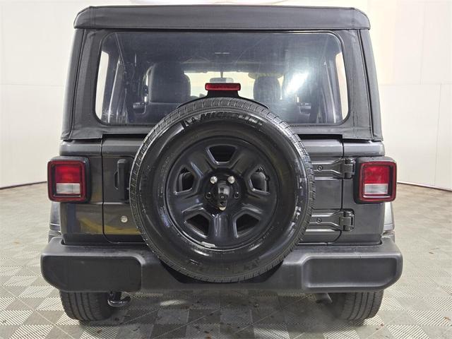 Photo of 2018 Granite Crystal Clearcoat Metallic Jeep Wrangler Unlimited