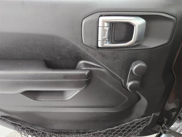 Photo of 2018 Granite Crystal Clearcoat Metallic Jeep Wrangler Unlimited