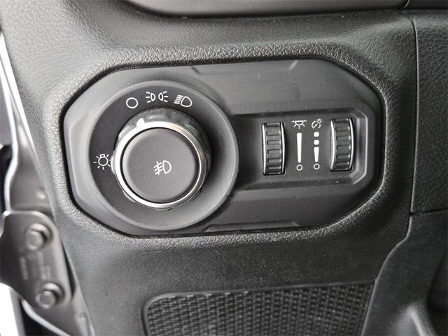 Photo of 2018 Granite Crystal Clearcoat Metallic Jeep Wrangler Unlimited