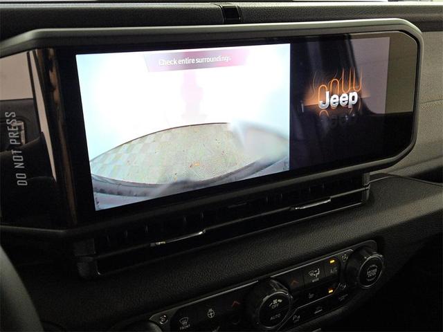 Photo of 2025 Granite Crystal Clearcoat Metallic Jeep Wrangler