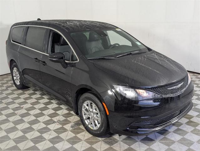 Photo of 2025 Diamond Black Chrysler Voyager