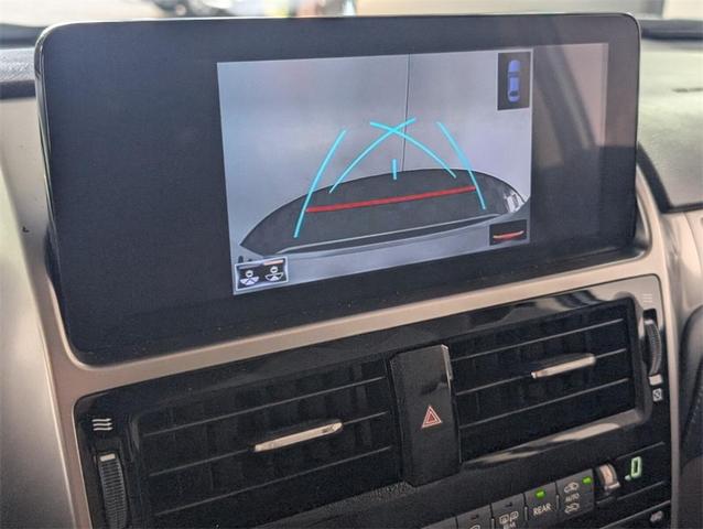 Photo of 2022 White Lexus GX 460