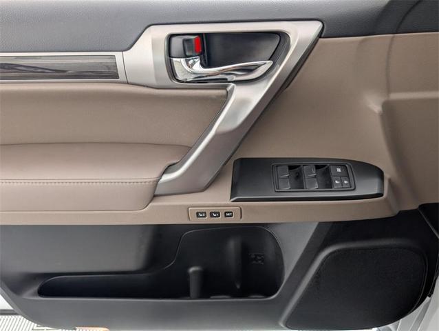 Photo of 2022 White Lexus GX 460