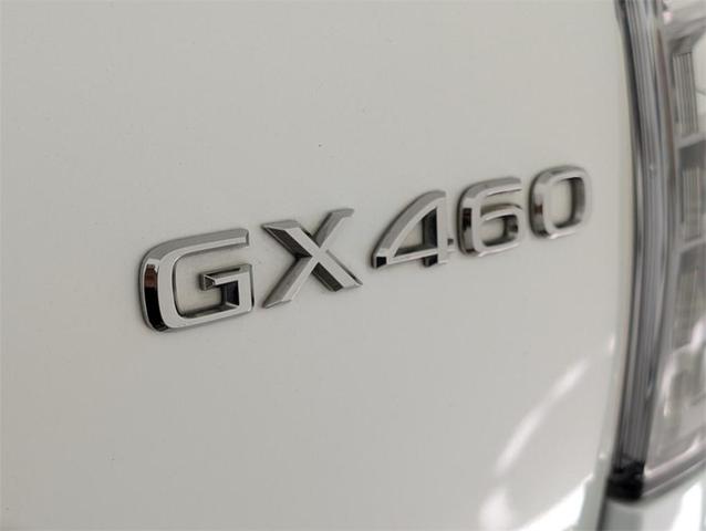 Photo of 2022 White Lexus GX 460
