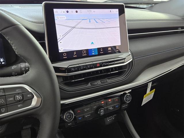 Photo of 2025 Bright White Clearcoat Jeep Compass