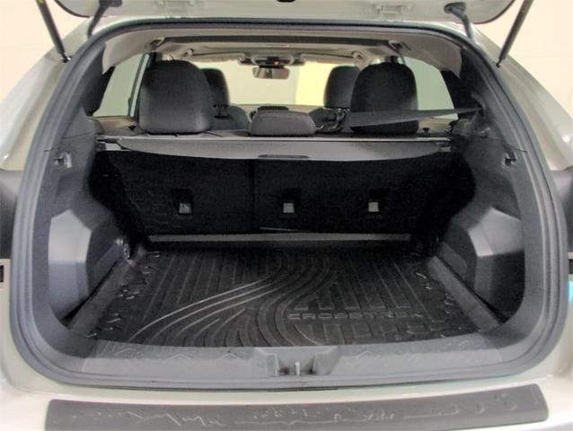 Photo of 2024 Crystal White Pearl Subaru Crosstrek