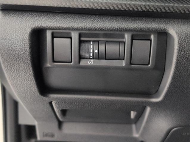 Photo of 2024 Crystal White Pearl Subaru Crosstrek