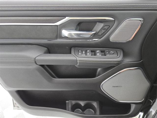 Photo of 2025 Granite Crystal Clearcoat Metallic RAM 1500