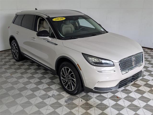 Photo of 2020 Ceramic White Lincoln Corsair