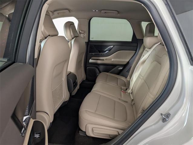 Photo of 2020 Ceramic White Lincoln Corsair