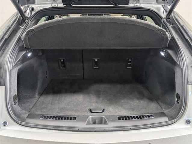 Photo of 2019 Crystal White Tri-Coat Cadillac XT4