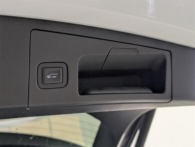 Photo of 2019 Crystal White Tri-Coat Cadillac XT4