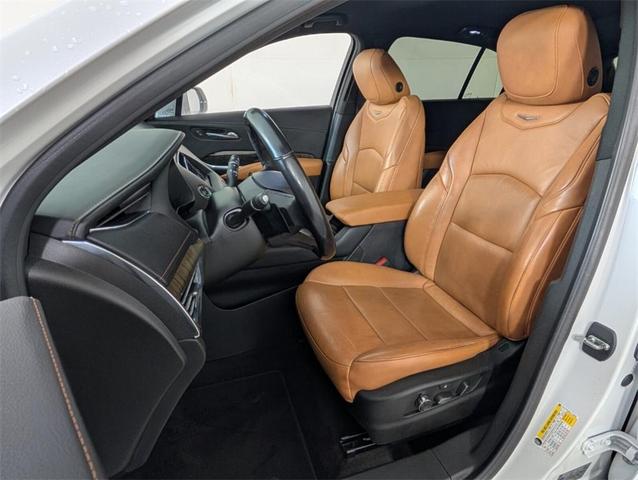 Photo of 2019 Crystal White Tri-Coat Cadillac XT4