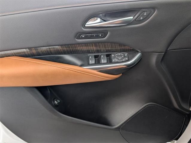 Photo of 2019 Crystal White Tri-Coat Cadillac XT4