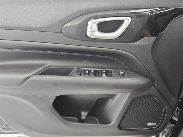 Photo of 2025 Diamond Black Jeep Compass