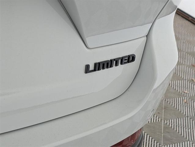 Photo of 2025 Bright White Clearcoat Jeep Grand Cherokee