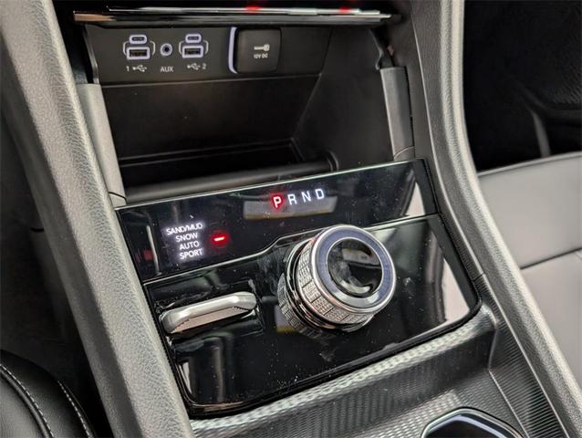 Photo of 2025 Bright White Clearcoat Jeep Grand Cherokee