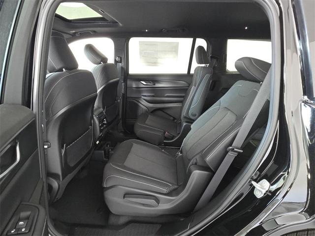 Photo of 2025 Diamond Black Jeep Grand Cherokee L