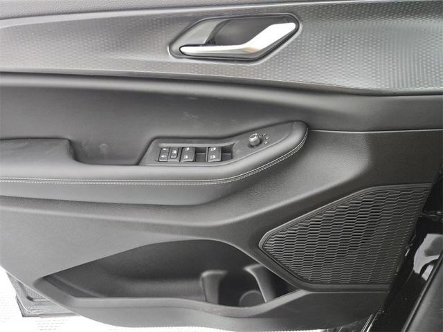 Photo of 2025 Diamond Black Jeep Grand Cherokee L