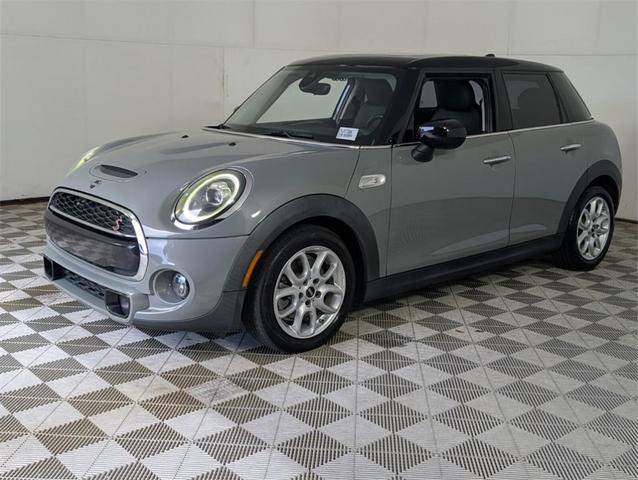 Photo of 2021 Moonwalk Gray Metallic MINI Hardtop