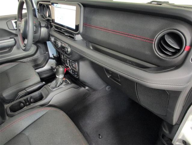 Photo of 2024 Bright White Clearcoat Jeep Wrangler