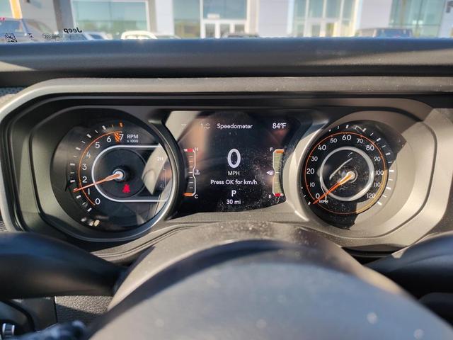 Photo of 2025 Bright White Clearcoat Jeep Gladiator