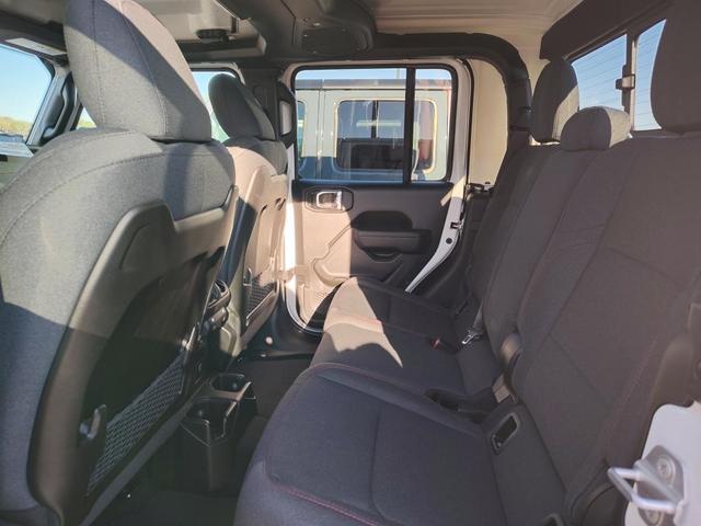 Photo of 2025 Bright White Clearcoat Jeep Gladiator