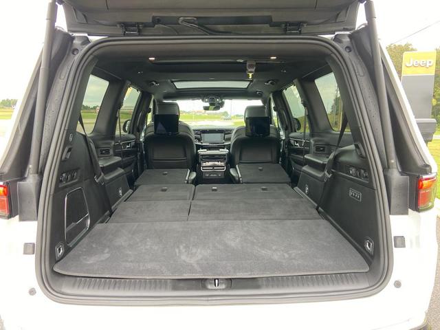 Photo of 2024 Bright White Clearcoat Jeep Wagoneer