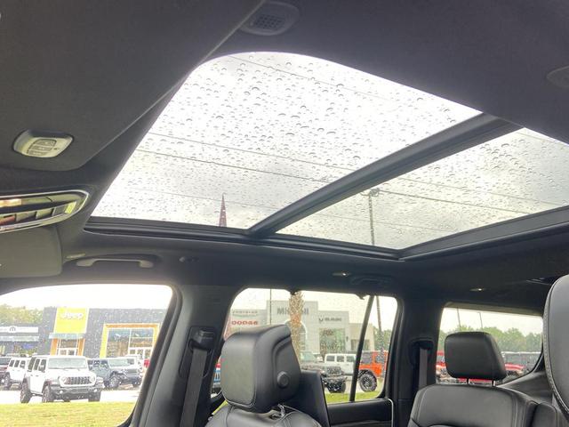 Photo of 2024 Bright White Clearcoat Jeep Wagoneer