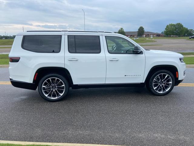 Photo of 2024 Bright White Clearcoat Jeep Wagoneer