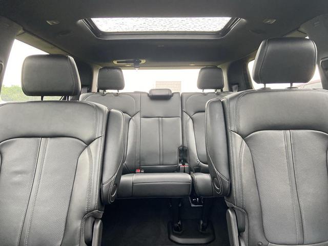 Photo of 2024 Bright White Clearcoat Jeep Wagoneer