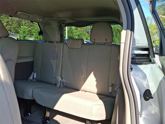 Photo of 2017 Blizzard Pearl Toyota Sienna