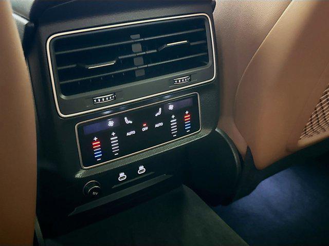 Photo of 2022 -Select- Audi Q8