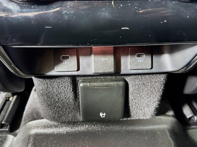 Photo of 2024 White Land Rover Range Rover Sport