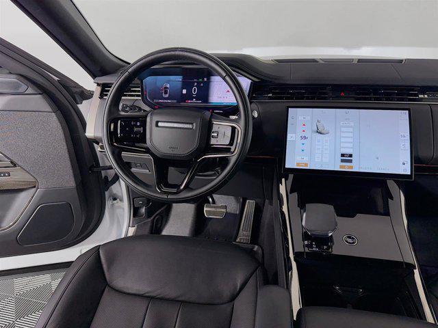 Photo of 2024 White Land Rover Range Rover Sport