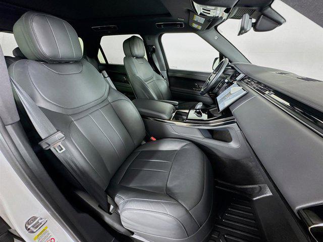 Photo of 2024 White Land Rover Range Rover Sport