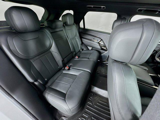 Photo of 2024 White Land Rover Range Rover Sport