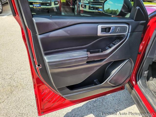 Photo of 2020 Rapid Red Metallic Tinted Clearcoat Ford Explorer