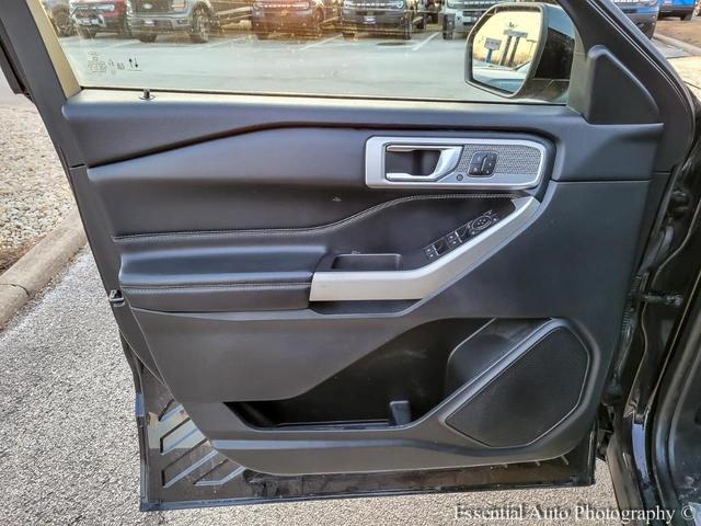 Photo of 2022 Green Ford Explorer