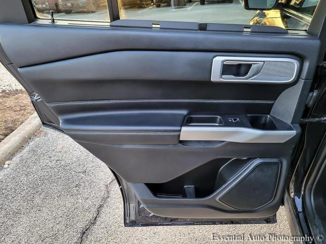 Photo of 2022 Green Ford Explorer