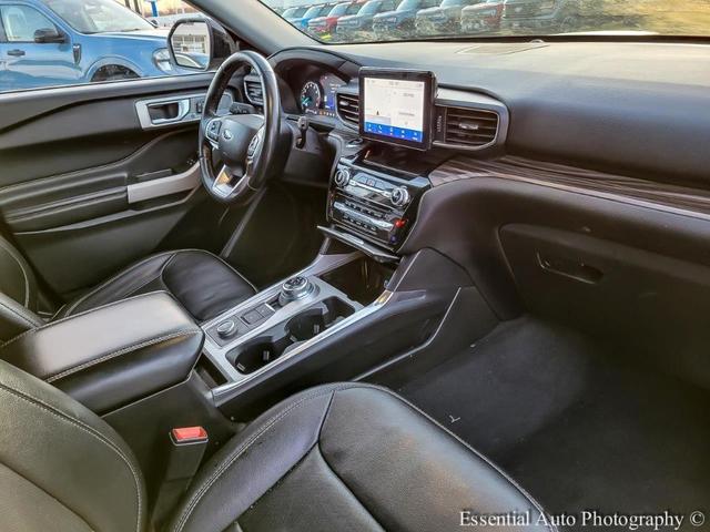 Photo of 2022 Green Ford Explorer