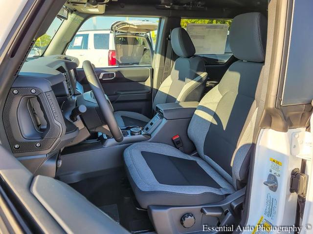 Photo of 2025 Oxford White Ford Bronco