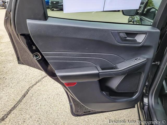Photo of 2022 Black Ford Escape