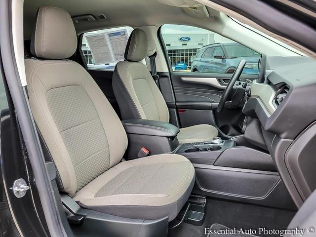 Photo of 2022 Black Ford Escape