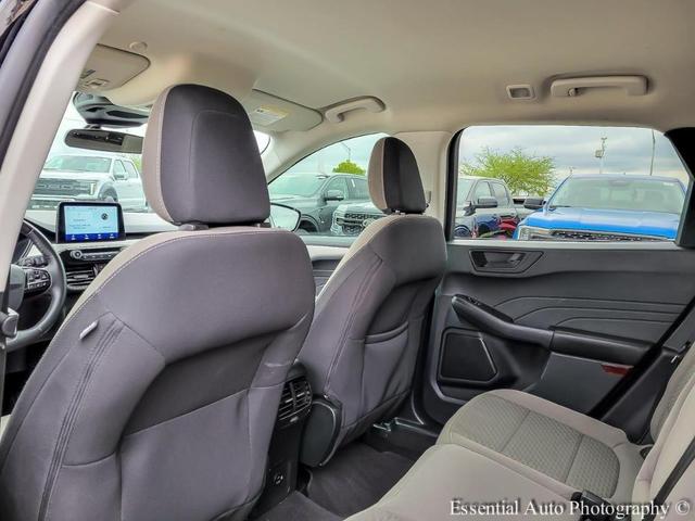 Photo of 2022 Black Ford Escape